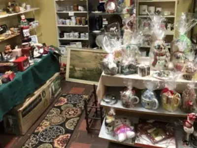 Red Door Thrift Shop, Google photo 1