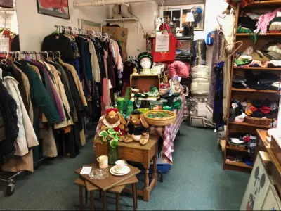 Red Door Thrift Shop, Google photo 2